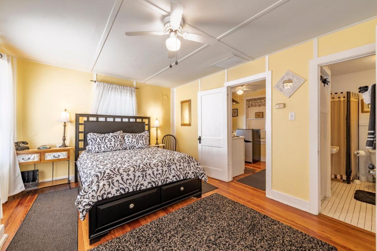 Historic Tremain Cottages Mount Dora Room photo